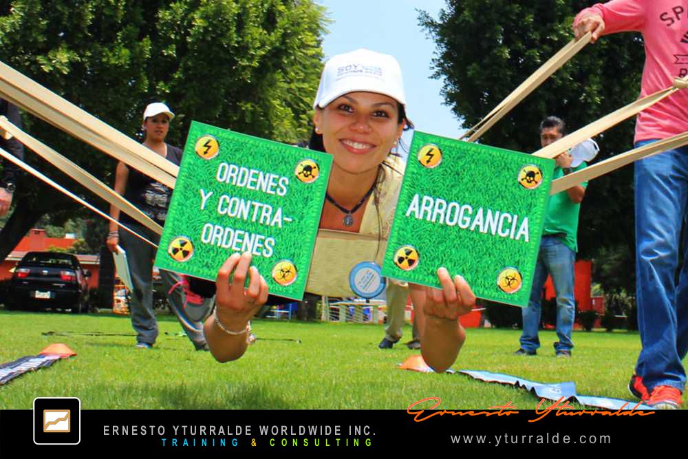 Programas de Team Building en Quito con talleres de cuerdas empresariales